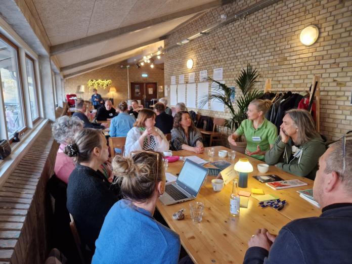 Mennesker der deltager i et tidligere Kulturtræf